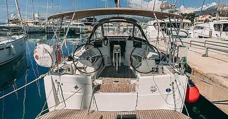 Chartern Sie segelboot in Marina Kastela - Sun Odyssey 389