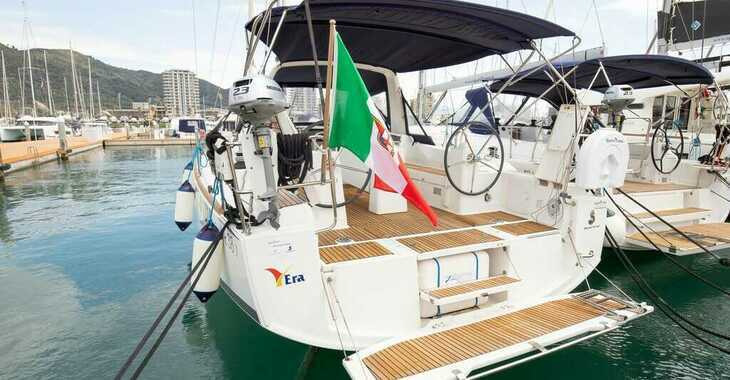 Chartern Sie segelboot in Marina d'Arechi - Oceanis 38.1