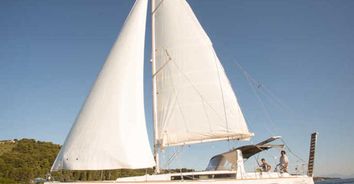 Rent a sailboat in Marina Skiathos  - Oceanis 45