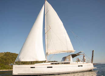 Rent a sailboat in Marina Skiathos  - Oceanis 45