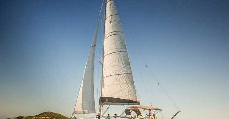 Chartern Sie segelboot in Marina Skiathos  - Sun Odyssey 519 (A/C, Gen)