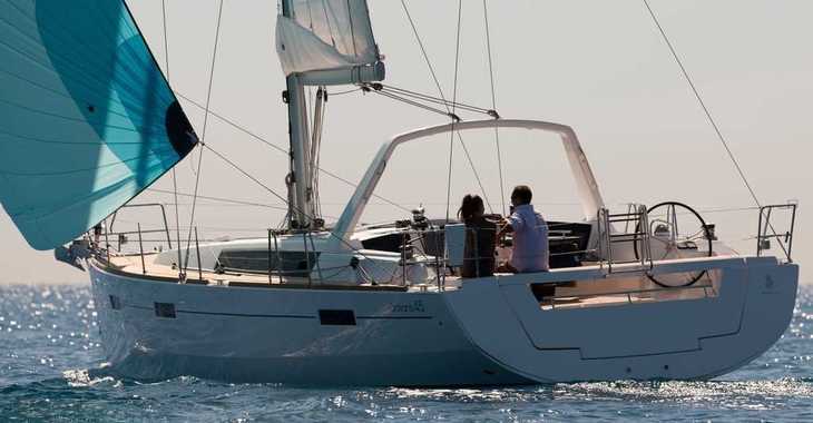 Rent a sailboat in Porto Lotti  - Oceanis 45