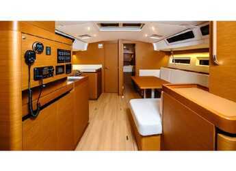 Rent a sailboat in Porto Capo d'Orlando Marina - Sun Odyssey 490