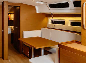 Rent a sailboat in Porto Capo d'Orlando Marina - Sun Odyssey 490