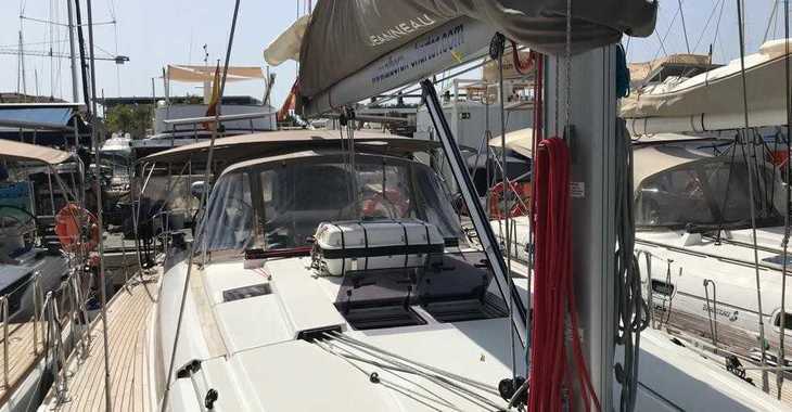 Rent a sailboat in Muelle de la lonja - Sun Odyssey 519