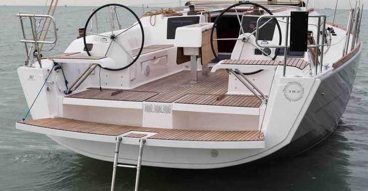 Rent a sailboat in Cagliari port (Karalis) - Dufour 382 GL