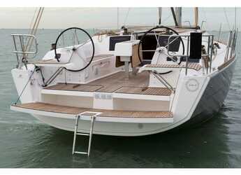 Rent a sailboat in Cagliari port (Karalis) - Dufour 382 GL