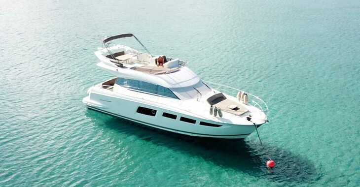 Rent a motorboat in Marina di Cannigione - Prestige 500 Fly