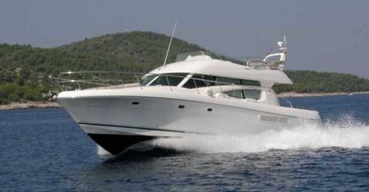 Chartern Sie yacht in Marina di Cannigione - Prestige 46 Fly-a