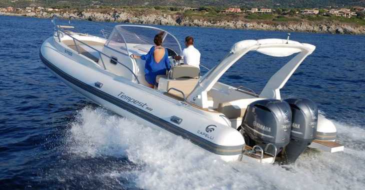 Rent a motorboat in Marina di Cannigione - Tempest 900