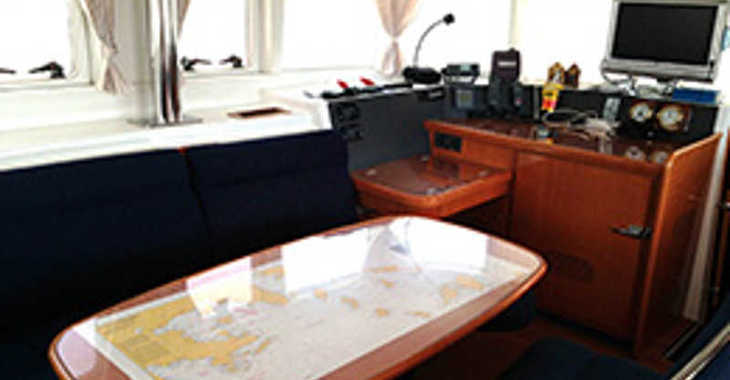 Rent a catamaran in Alimos Marina - Lagoon 440