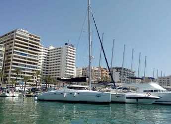 Rent a catamaran in Muelle de la lonja - Bahia 46