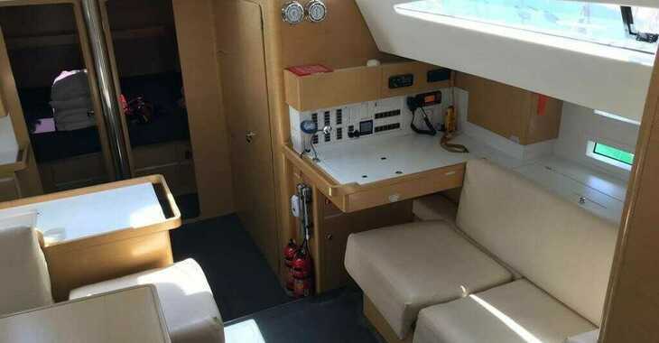 Rent a sailboat in Muelle de la lonja - Elan 50 Impression