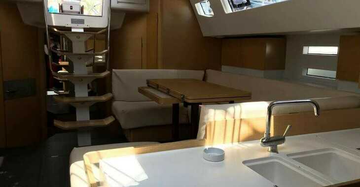Rent a sailboat in Muelle de la lonja - Elan 50 Impression