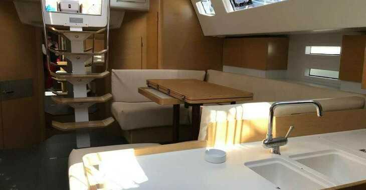 Rent a sailboat in Muelle de la lonja - Elan 50 Impression