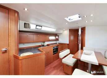 Chartern Sie segelboot in Marina di Scarlino - Oceanis 45