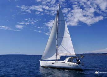 Chartern Sie segelboot in Marina di Scarlino - Oceanis 45