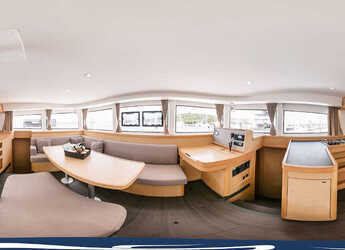 Rent a catamaran in Marina di Portisco - Lagoon 450 Flybridge