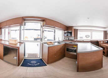 Rent a catamaran in Marina di Portisco - Lagoon 450 Flybridge