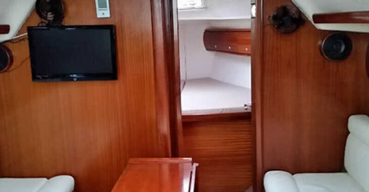 Chartern Sie segelboot in Volos - Bavaria 36 (Owner's version)