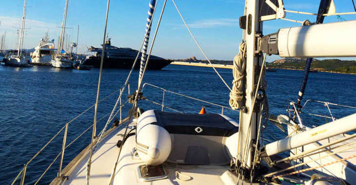 Chartern Sie segelboot in Marina di Cannigione - Bavaria 46