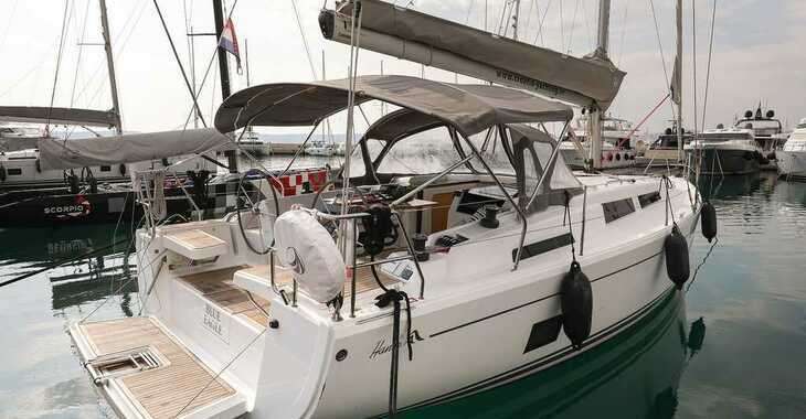 Rent a sailboat in Marina Kastela - Hanse 418 - 3 cab.