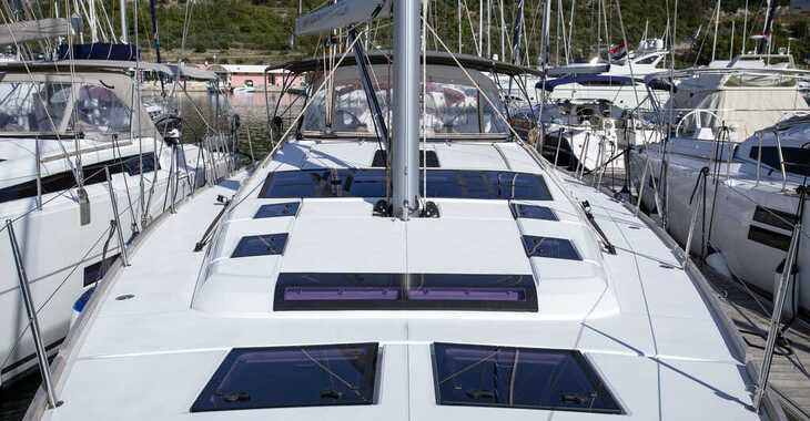 Rent a sailboat in Marina Kremik - Dufour 520 Grand Large