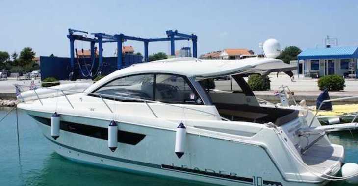Rent a motorboat in Marina Mandalina - Jeanneau L10-36