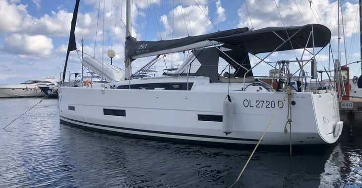Rent a sailboat in Marina di Portisco - Dufour 390 Grand Large