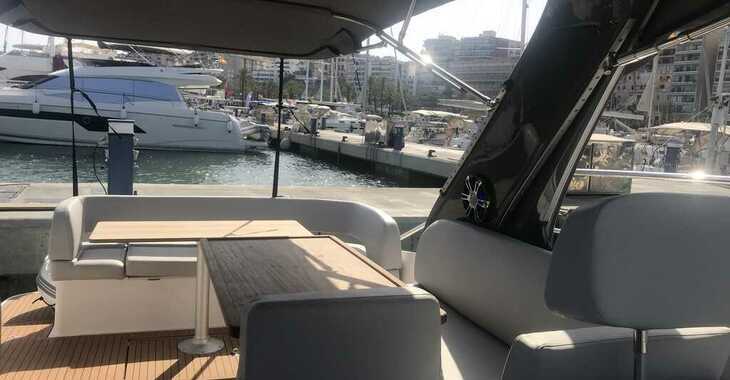 Chartern Sie motorboot in Naviera Balear - Bavaria S36 Open