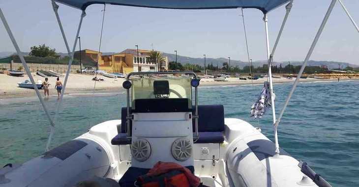 Rent a motorboat in Marina di Portorosa - Predator 590