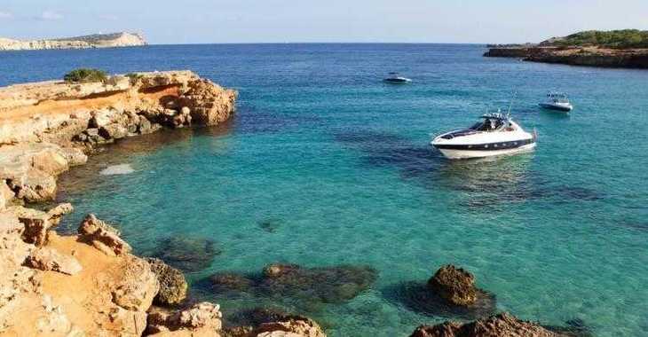 Louer yacht à Ibiza Magna - Sunseeker Camargue 47 ft
