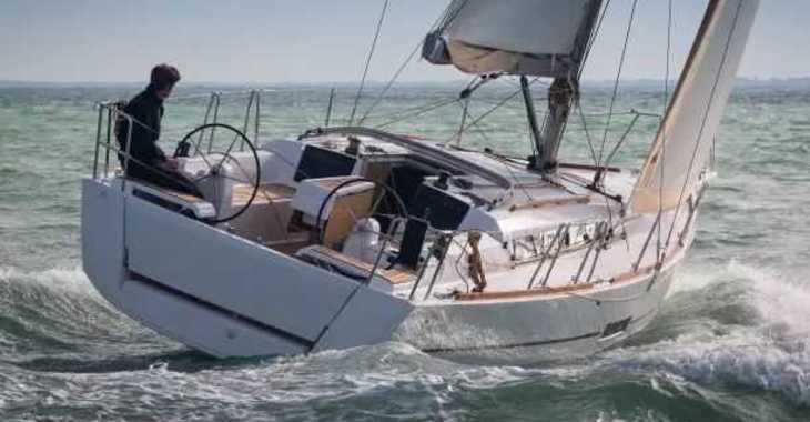 Rent a sailboat in Marina Gouvia - Dufour 350