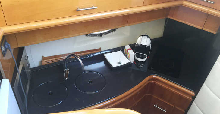 Chartern Sie yacht in Naviera Balear - Astondoa 43' Fly