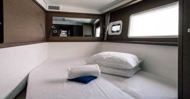 Rent a catamaran in Porto Vecchio Marina - Lagoon 450 Sport Top