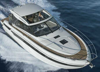 Rent a motorboat in Veruda Marina - Bavaria S40 Coupe