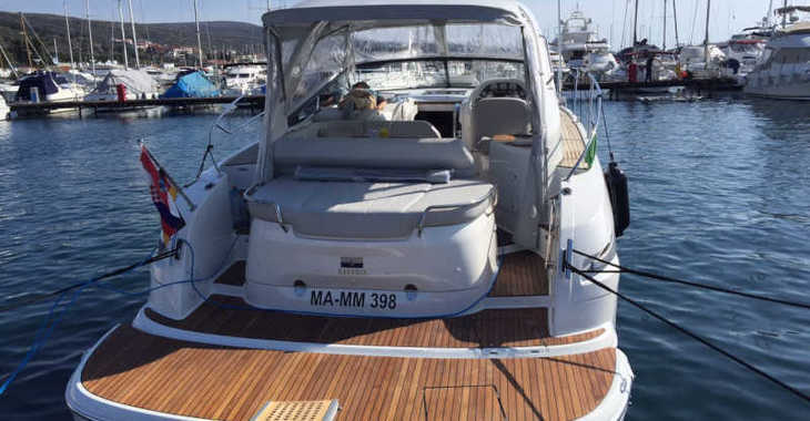 Louer bateau à moteur à Veruda - Bavaria S35