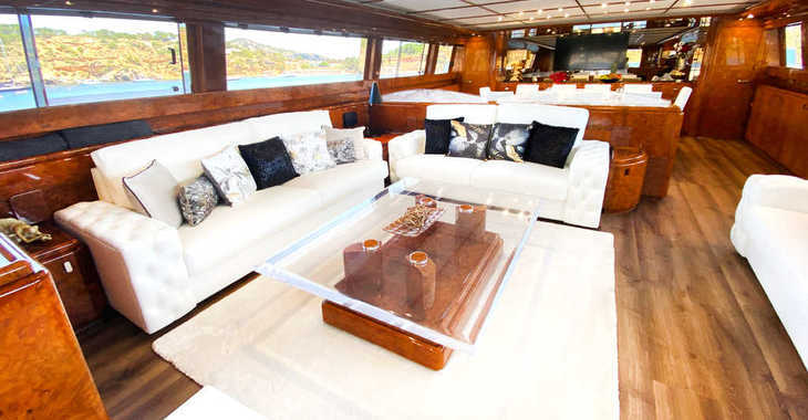 Louer yacht à Marina Ibiza - Mondomarine 120