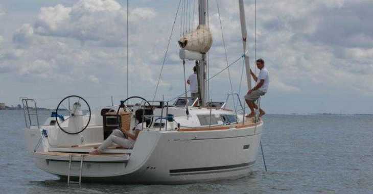 Rent a sailboat in Marina Gouvia - Dufour 335 Grand Large