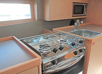 Rent a sailboat in Marina Port de Mallorca - Oceanis 38.1