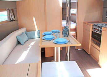 Rent a sailboat in Marina Port de Mallorca - Oceanis 38.1