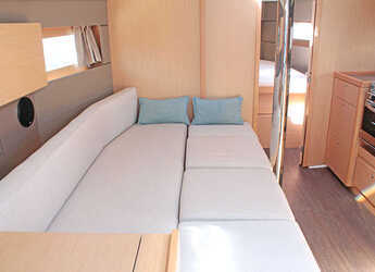 Rent a sailboat in Marina Port de Mallorca - Oceanis 38.1