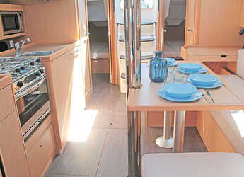 Rent a sailboat in Marina Port de Mallorca - Oceanis 38.1