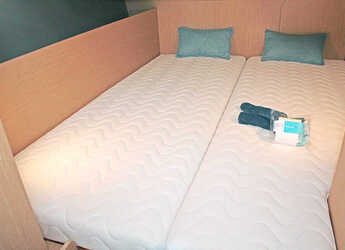 Rent a sailboat in Marina Port de Mallorca - Oceanis 38.1