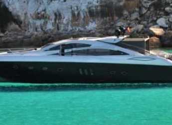 Louer yacht à Marina Botafoch - Sunseeker Predator 82