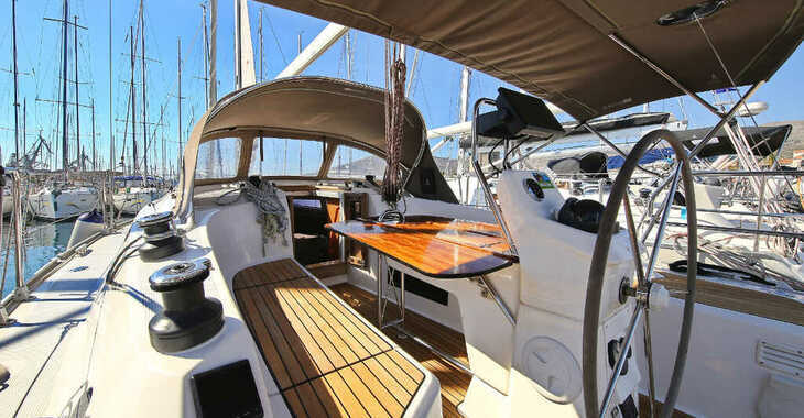 Rent a sailboat in Trogir ACI Marina - Bavaria Cruiser 33