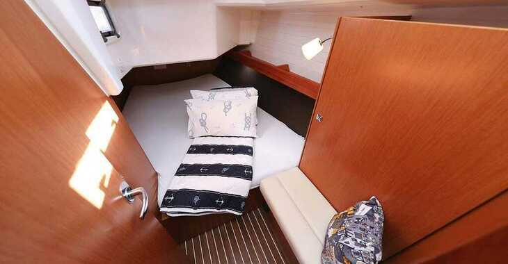Rent a sailboat in Marina Kornati - Bavaria Cruiser 37 - 3 cab.