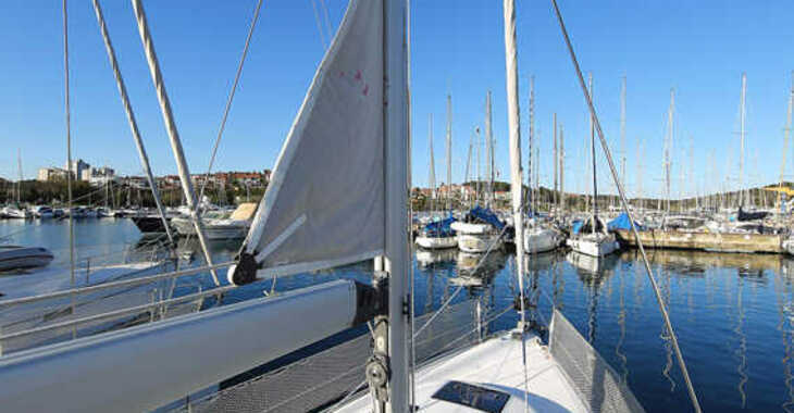Rent a sailboat in Veruda - Bavaria Cruiser 40 Avantgarde