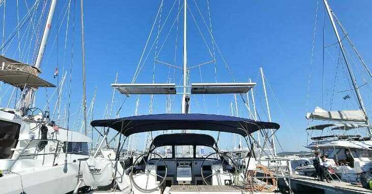 Chartern Sie segelboot in SCT Marina Trogir - Bavaria C45 Holiday