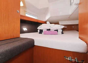 Chartern Sie segelboot in Trogir (ACI marina) - Bavaria Cruiser 37 - 3 cab.